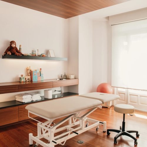 sala de tratamiento fisioterapia y osteopatía en Vigo